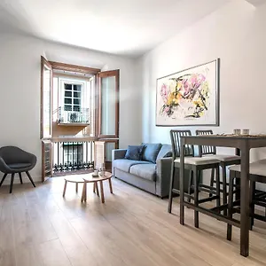 fully-renovated-apartment-in-soho-center.es-andalucia.com/